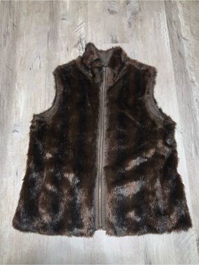 (Bin 20) Old Navy, reversible fur Jacket, Size L